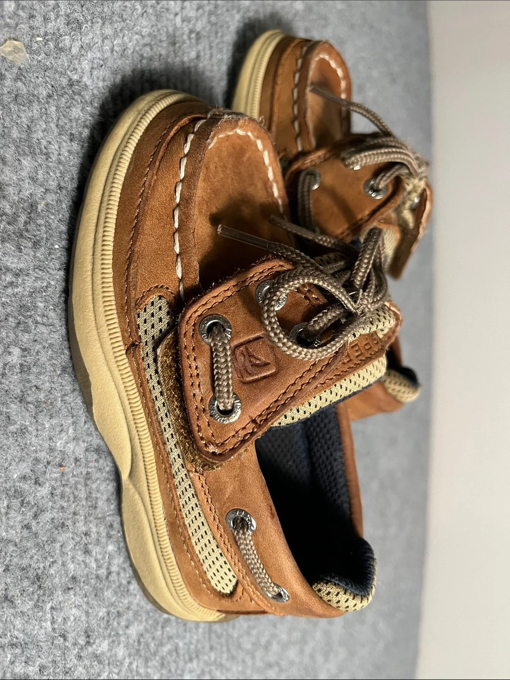 Sperry versatile outings marking